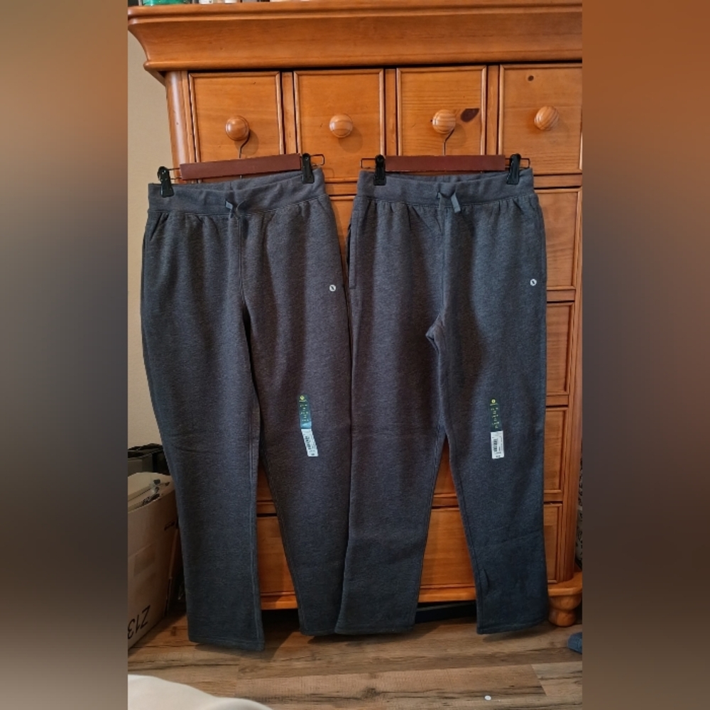 *NWT* Xersion Boy's Sweatpants. Size Large!